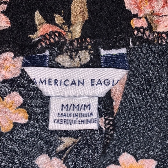 Flowy floral shorts, AE, size M - Picture 3 of 3